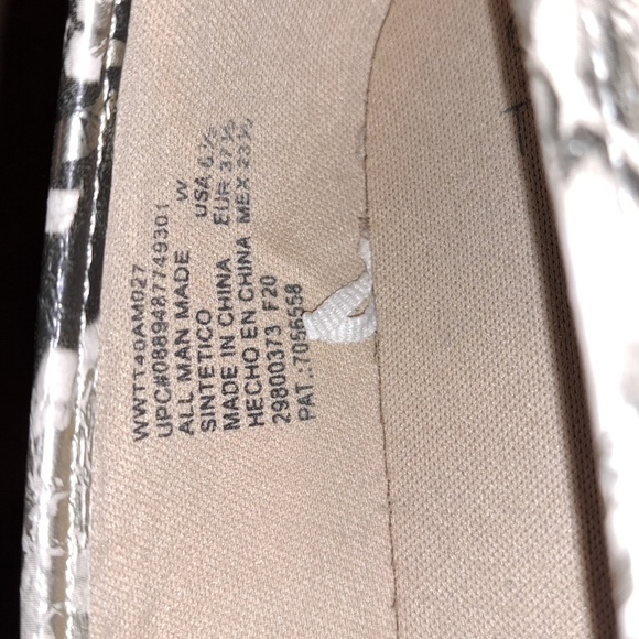 Time and Tru Girl Animal Print Gold Shiny Slip On Sneakers - Picture 6 of 9